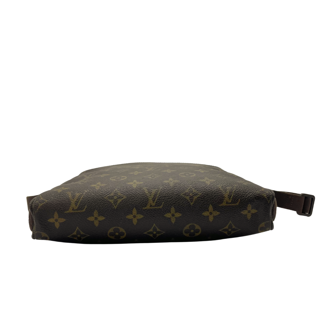 Louis Vuitton Trotteur Beaubourg Monogram Shoulder Bag